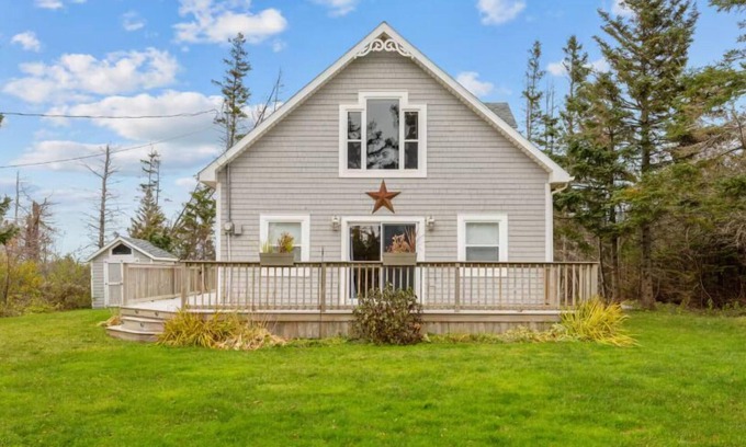 Bayview House | Bayview Chalet in Cavendish