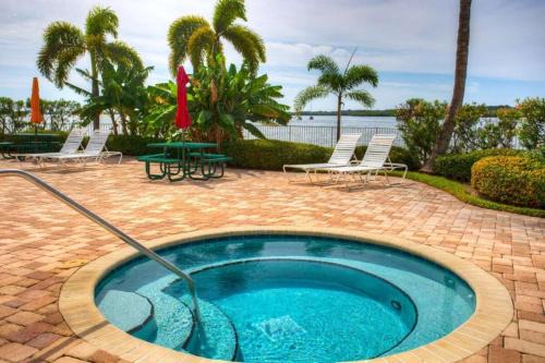 St. Petersburg - Clearwater Apartment | Bayview Oceanside Condo with Pool and Private Balcony