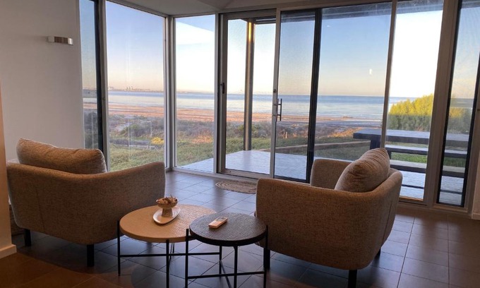 North Beach House | Bayview Retreat - Esplanade home w wifi