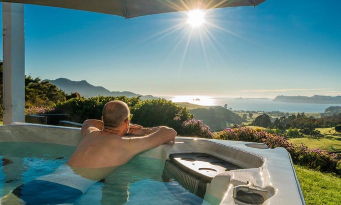 Whitianga Bed & Breakfast | Bayview Valley Lodge Bed & Breakfast