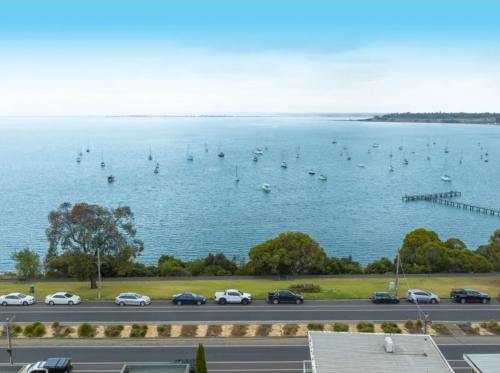 Geelong Apartment | Bayview Waterfront Apartment Geelong