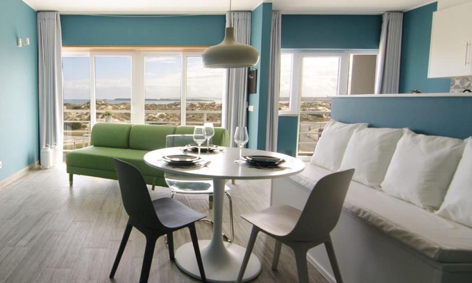 Peniche de Cima Apartment | Baywatch Beach House Peniche