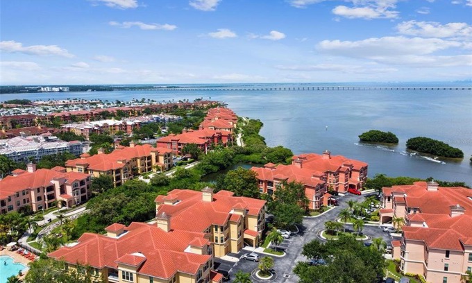 Clearwater Apartment | Baywatch