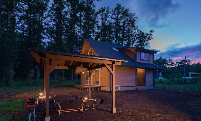 Yamanakako House | BBQ is possible in nature lamp Yamanaka Newly /Minamitsurugun Yamanashi