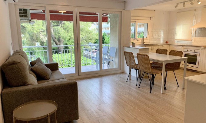 Salou City Centre Apartment | Be-diferent apartament center Salou with pool