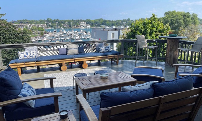 Charlevoix House | Be in the heart of Charlevoix overlooking the harbor!