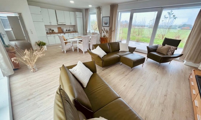 Loxstedt House | Be our guest in a pleasant and quiet ambience.