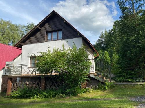 Pomerania Province Cabin | Bea Hive