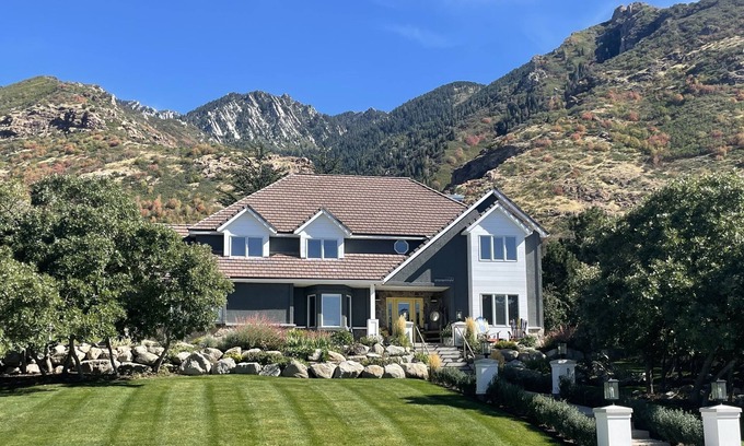 Sandy House | Bea"Utah"iful & Cozy
