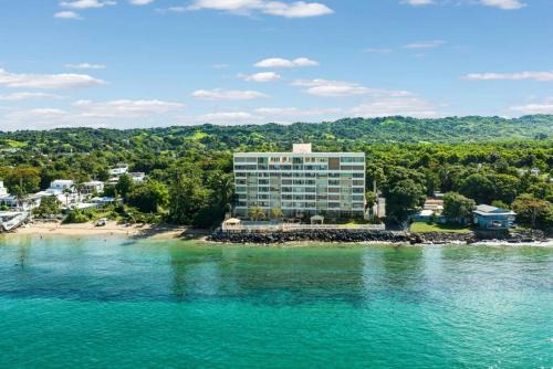 Stella House | Beacfront Petite Paradise unit at Pelican Reef 103