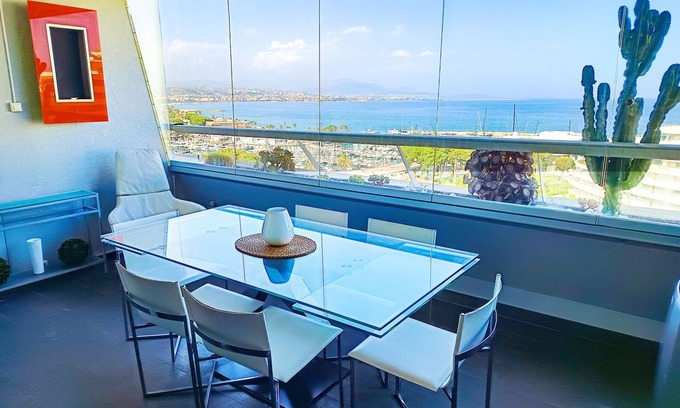 Villeneuve Loubet Beach Apartment | Beach access! Magnificent view! Studio 3 persons