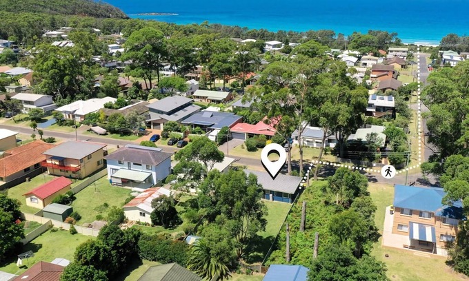 Narrawallee House | Beach Bangalow in Narrawallee