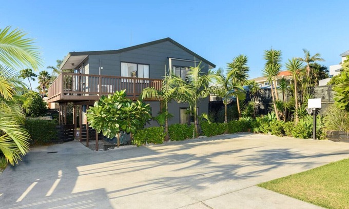 Mount Maunganui House | Beach Base - The Mount