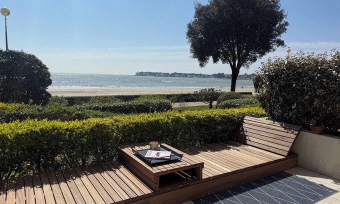 La Baule-Escoublac Apartment | Beach Benoit⛱️ Garden level in front of the beach with large terrace. Private garage