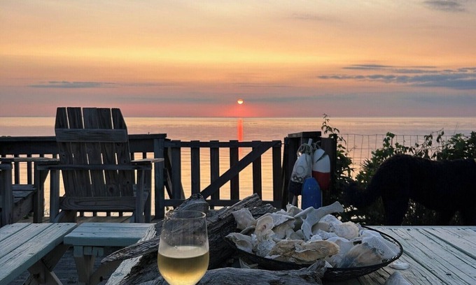 Birdsnest Cottage | Beach Bettie's - Serene, charming cottage located on the Chesapeake Bay!