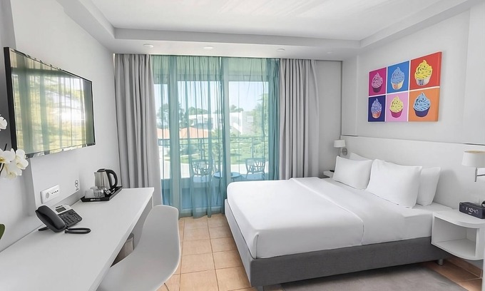 Ulcinj Hotel | Beach Break! FOUR Relaxing 2BR Suites, Outdoor Swimming Pools, Kid's Playground!