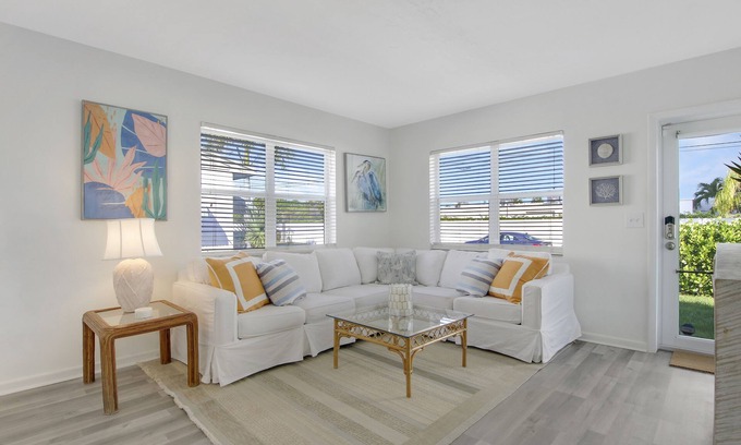 Riviera Beach House | Beach Bungalow Close to Renown Snorkeling