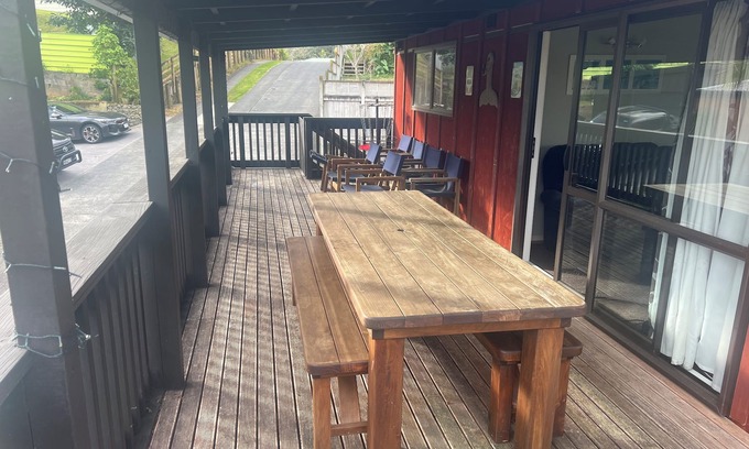 Waihi Beach House | Beach, bush & birds