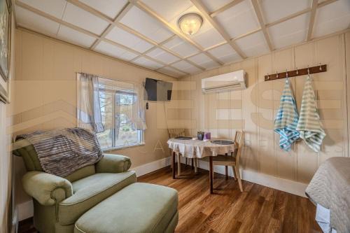 Lake Ozark House | Beach Cabin #4