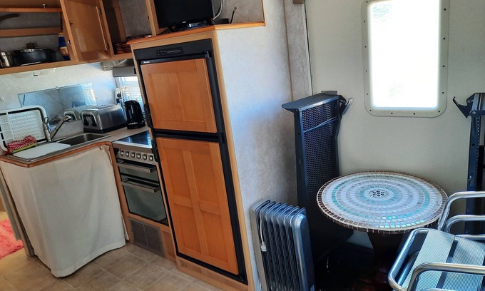 Halls Head House | Beach Caravan - 200m walk to a lovely safe beach.