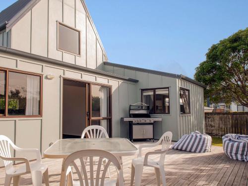 Whangamata House | Beach Central - Whangamata Holiday Home