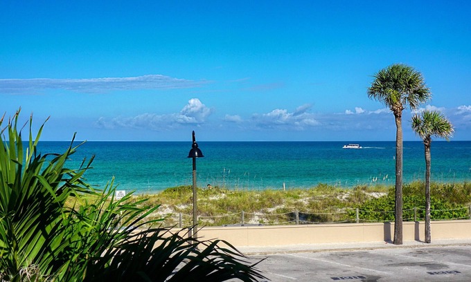 Pass-a-Grille Historic District Condo | Beach Club Vacation Rentals Pass-A-Grille Gulf Front Luxury Condo for 6