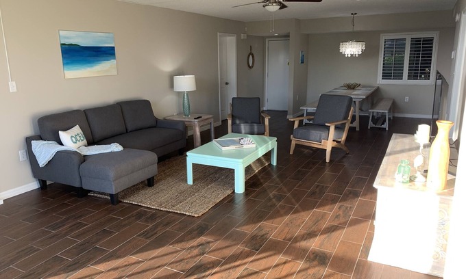 Fort Pierce Condo | Beach Condo 2/2 newly remodeled & furnished