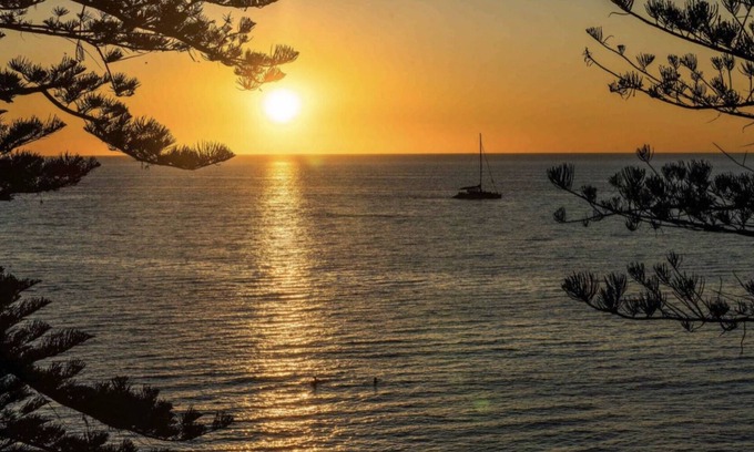 Glenelg Apartment | Beach front 3 bedroom apartment