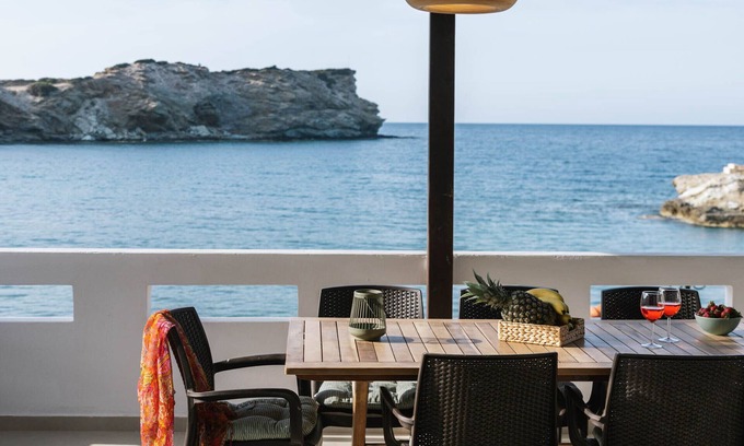 Lygaria Apartment | Beach front apartment with swimming pool ideal for families