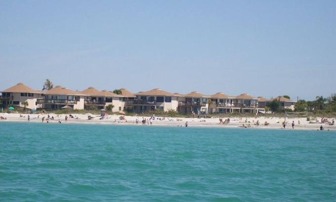 Englewood Condo | Beach Front Beauty @ Castaways - Direct Gulf Front Condo - unobstructed views!