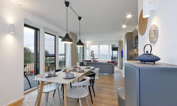 Lembruch Apartment | Beach front apartment