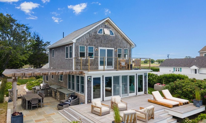 Middlesex County House | Beach front home