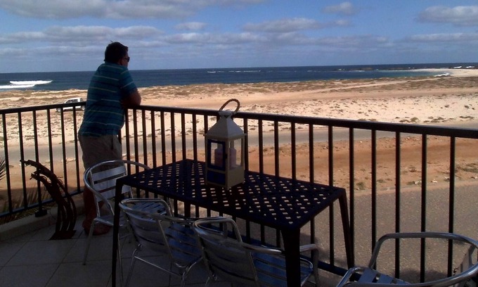 Sal Rei Apartment | Beach Front, Ocean View. Pool & Bar.Sleeps 5 2 Bedrooms 2 Bath