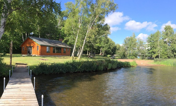 Land O Lakes Cabin | BEACH FRONT ON THE SHORE OF HIGH LAKE