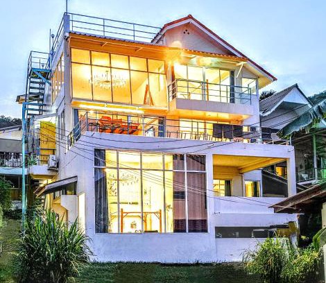 Wichit Apartment | Beach Front Queen's Castle - Kid friendly, Holiday like Royalty