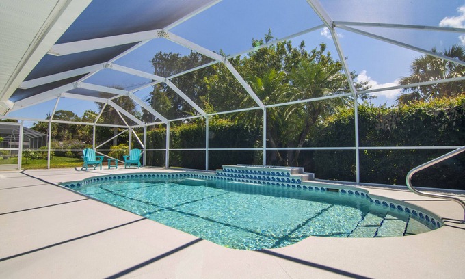 Sebastian Highlands House | Beach Getaway - Private Pool & Two King Beds