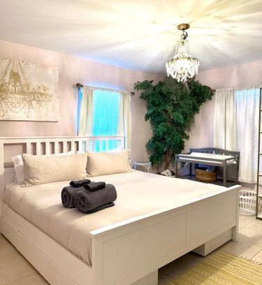 Southwest House | Beach Glam Abode - King Bed, BBQ, Beach Gear