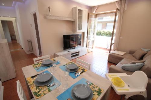 Marina di Massa Apartment | Beach House, 300 m dal mare, Marina di Massa