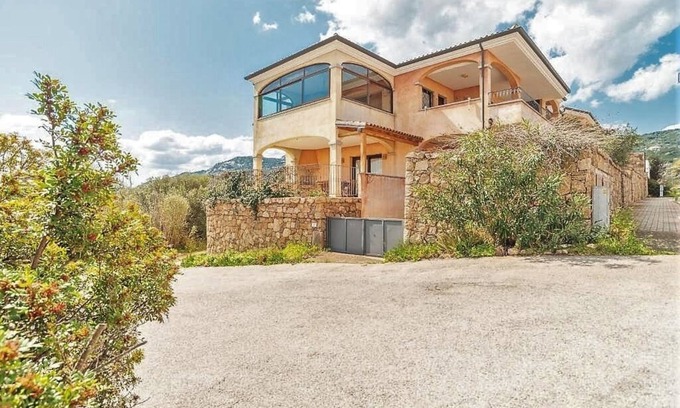 Cannigione Apartment | BEACH HOUSE ALICE