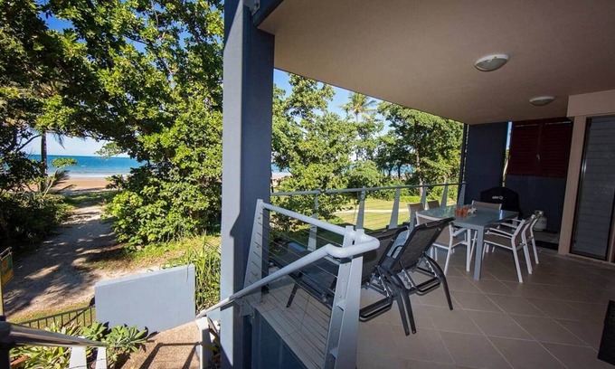 Mission Beach Apartment | Beach House Apartment No 7 - Fabulous Location