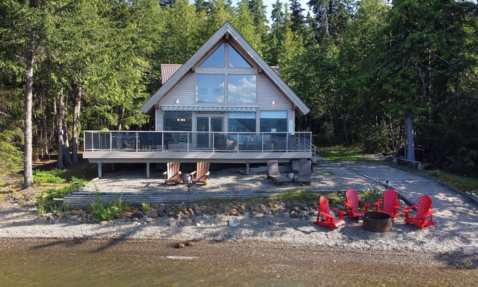 Blind Bay House | Beach House at Reedman Point