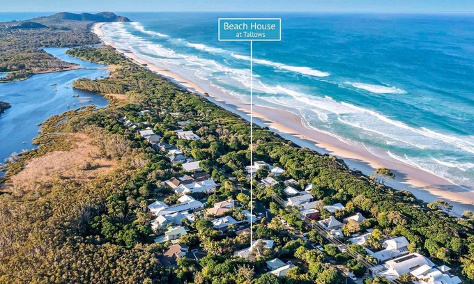 Suffolk Park House | Beach House at Tallows - pet-friendly 4 BR retreat