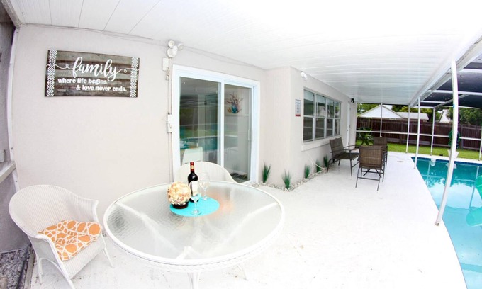South Bradenton House | Beach house Dog Friendly Pool AMI- IMG 10 guest