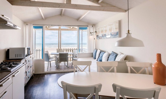 Wijk aan Zee House | Beach House in Wijk aan Zee with Sea View