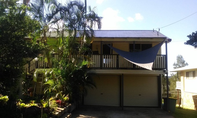 Brisbane House | Beach house. Seaside Getaway Russell Island