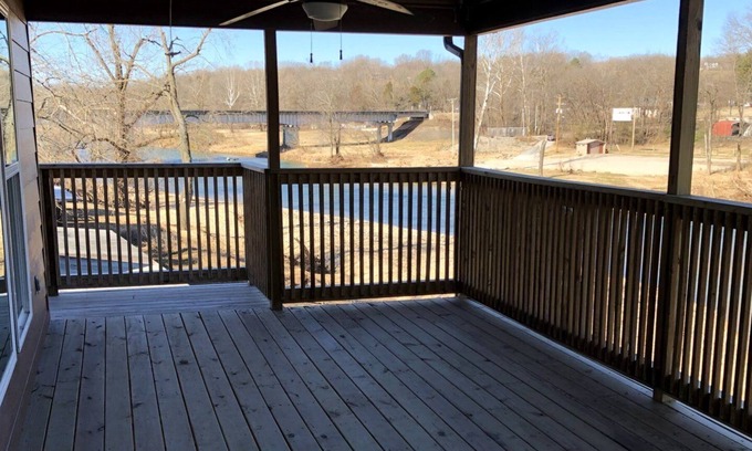 Pineville Cabin | Beach house-style cabin on the Elk River in Pineville, Missouri
