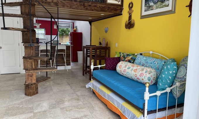 Lake Worth Corridor Apartment | Beach House