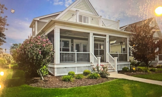 Marblehead House | Beach house in BayPoint Marina amenities to a clubhouse, pools, beaches.