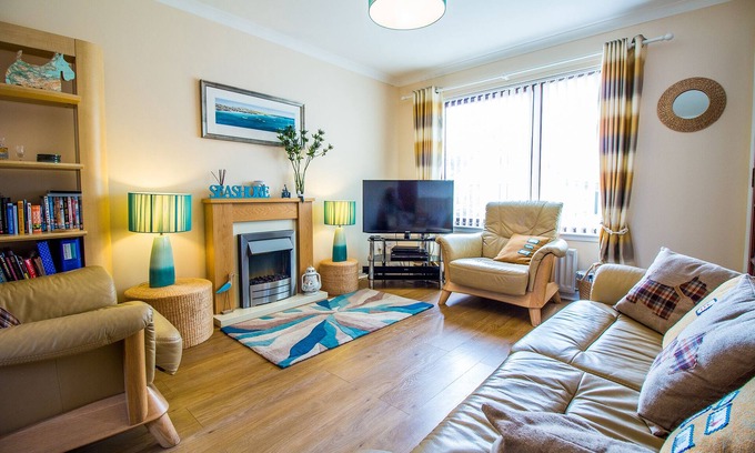 Crail House | BEACH HOUSE WALK, homely holiday home in Crail, near St Andrews, home of golf!