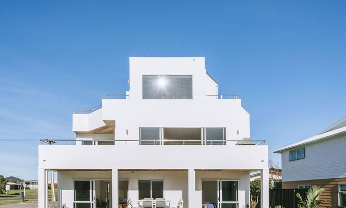 Whangamata Apartment | BEACH HOUSE Whangamatā (APARTMENT) - 100m from Harbour